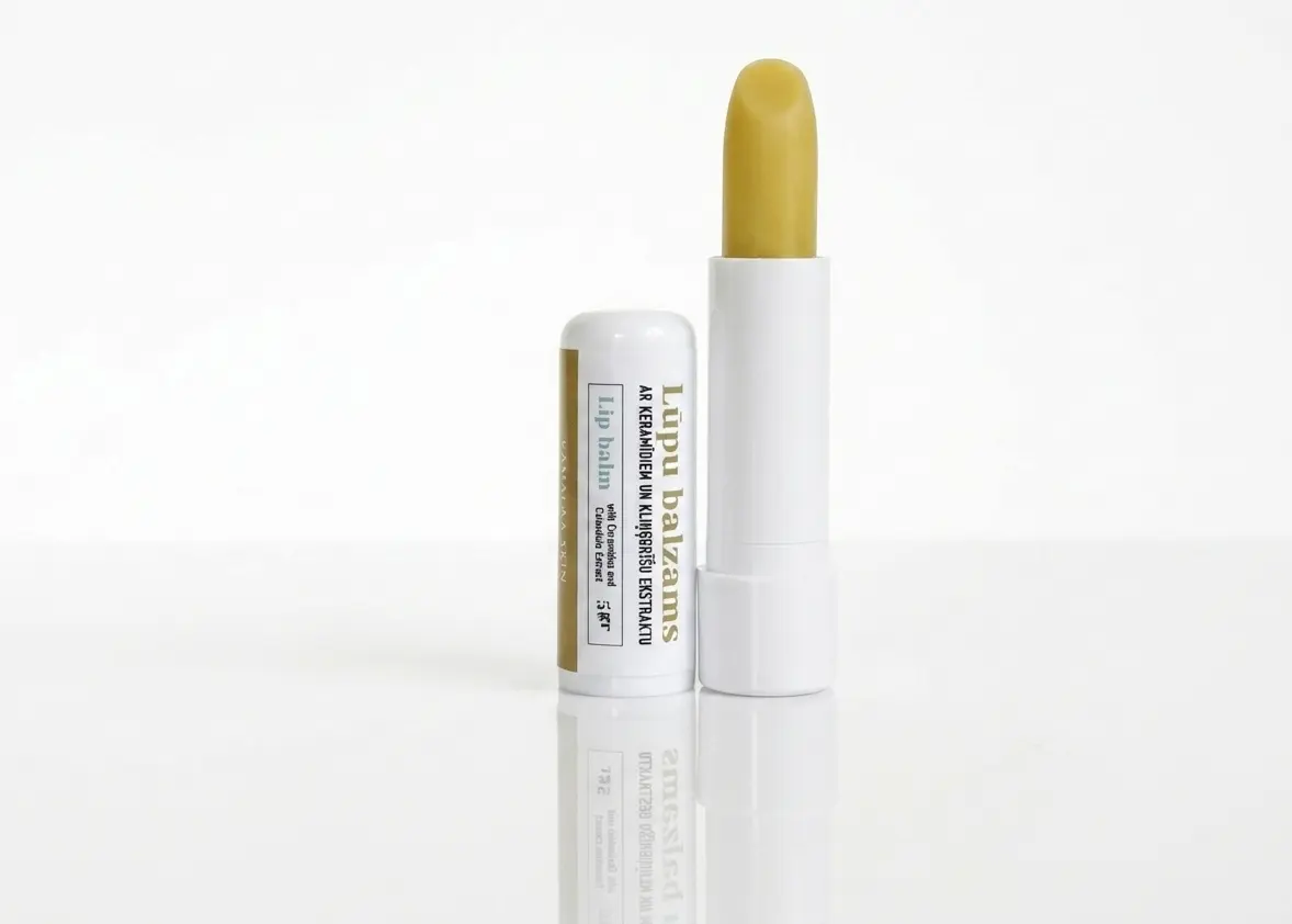 Lip Balm with Ceramides and Calendula Extract